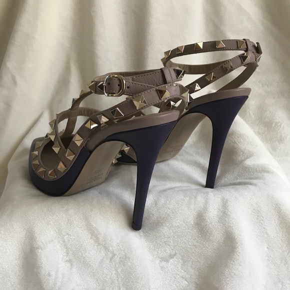 100 % Authentic Valentino Rockstud caged pumps - Picture 3 of 8